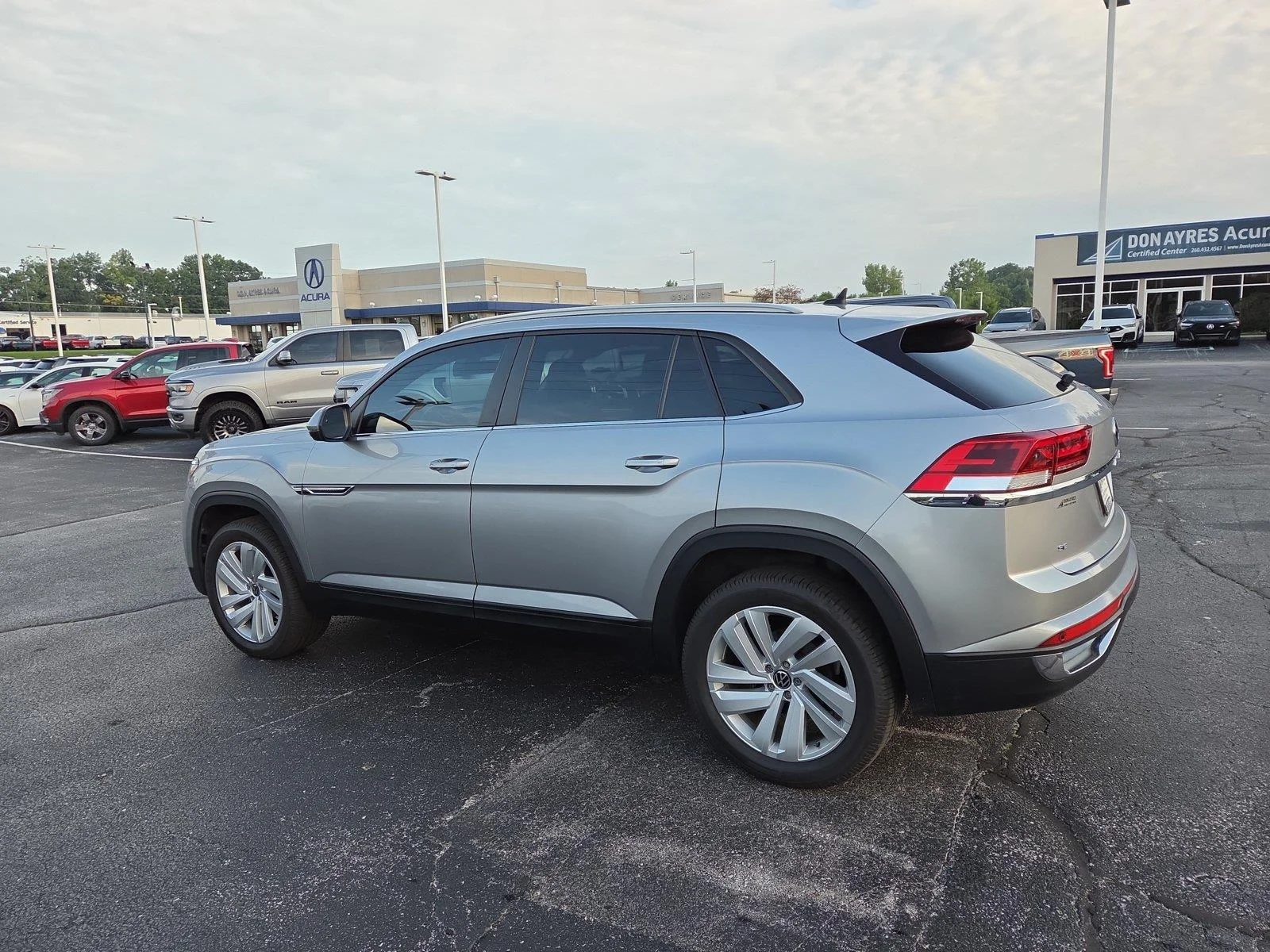 Used 2022 Pyrite Silver Metallic Volkswagen 2.0T SE w/Technology image 26