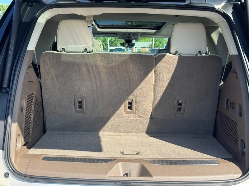 Used 2021 Beige Pearl Metallic GMC Denali image 4