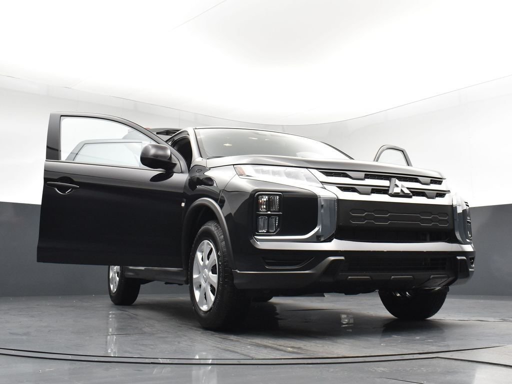 New 2026 Black Mitsubishi 2.0 S image 30