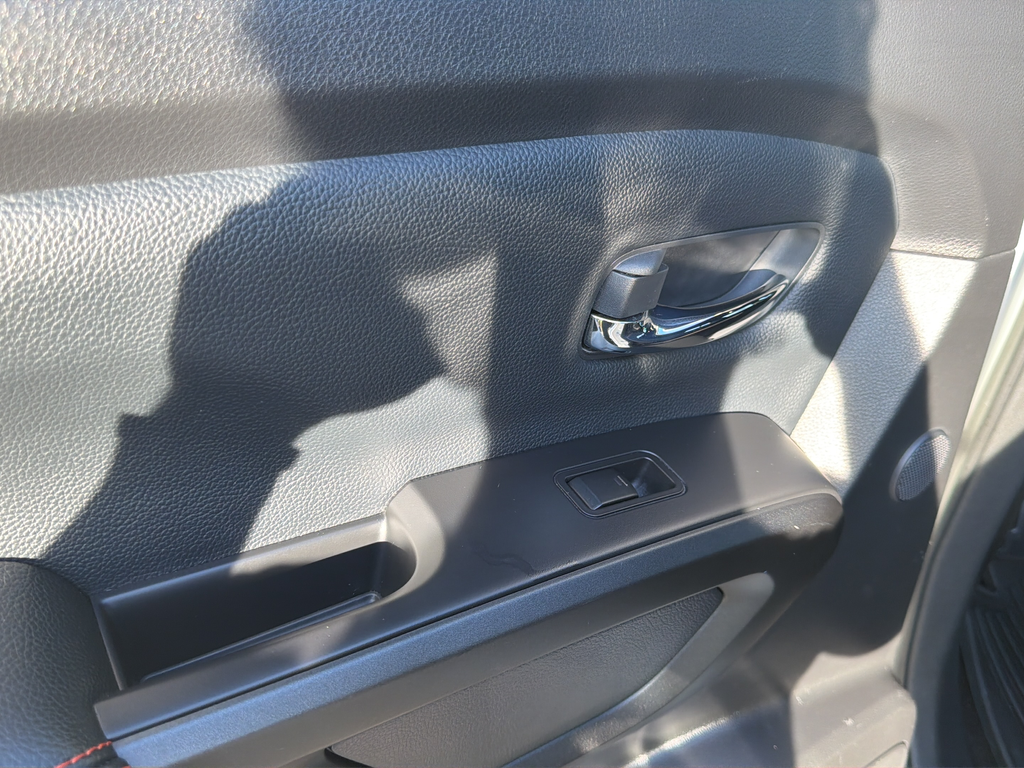 Used 2021 White Nissan PRO-4X image 35