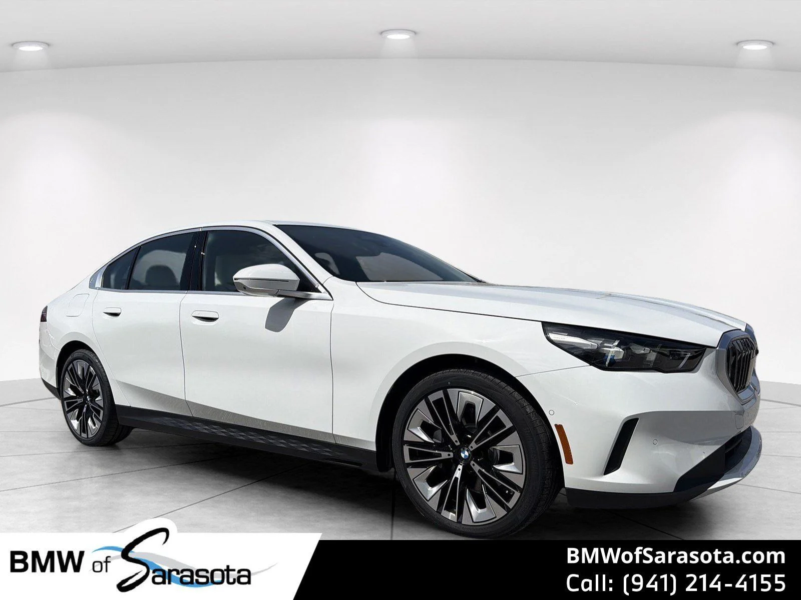 New 2027 Alpine White BMW 530i xDrive image 1