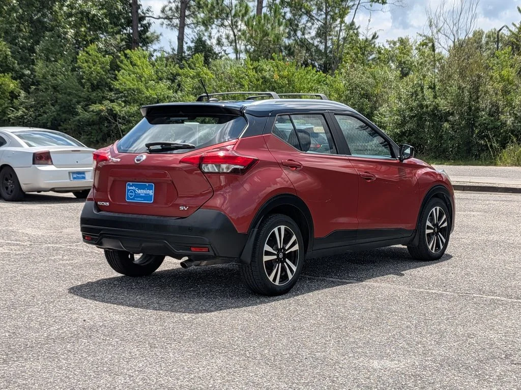 Used 2018 Red Nissan SV image 5