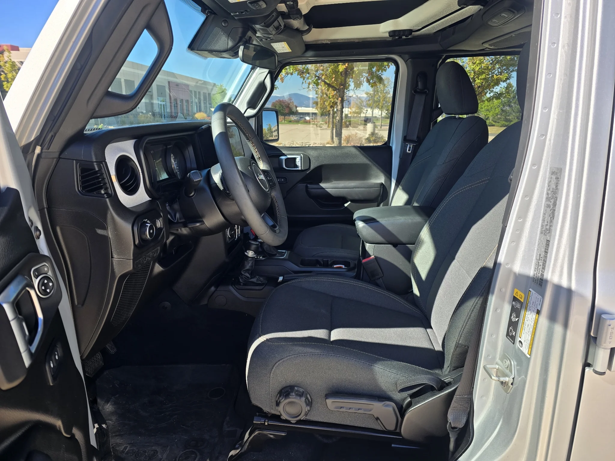 Used 2024 Silver Zynith Clearcoat Jeep Sport S image 13