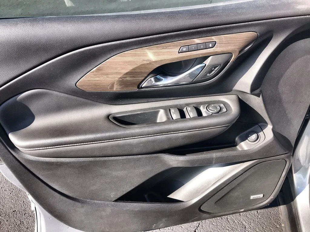 Used 2023 Silver GMC Denali image 13