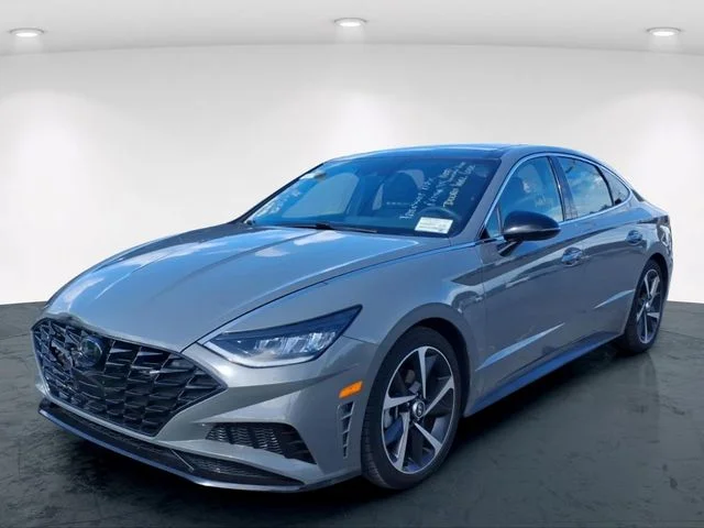 Used 2022 Gray Hyundai SEL Plus image 2