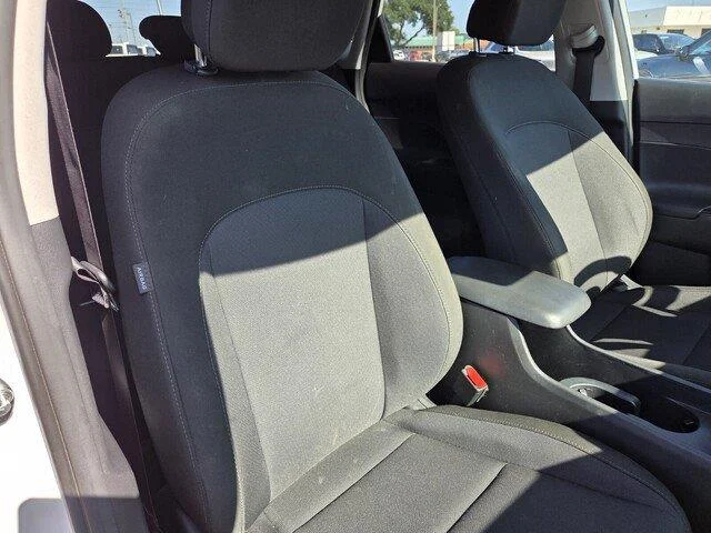 Used 2025 Atlas White Hyundai SEL image 29