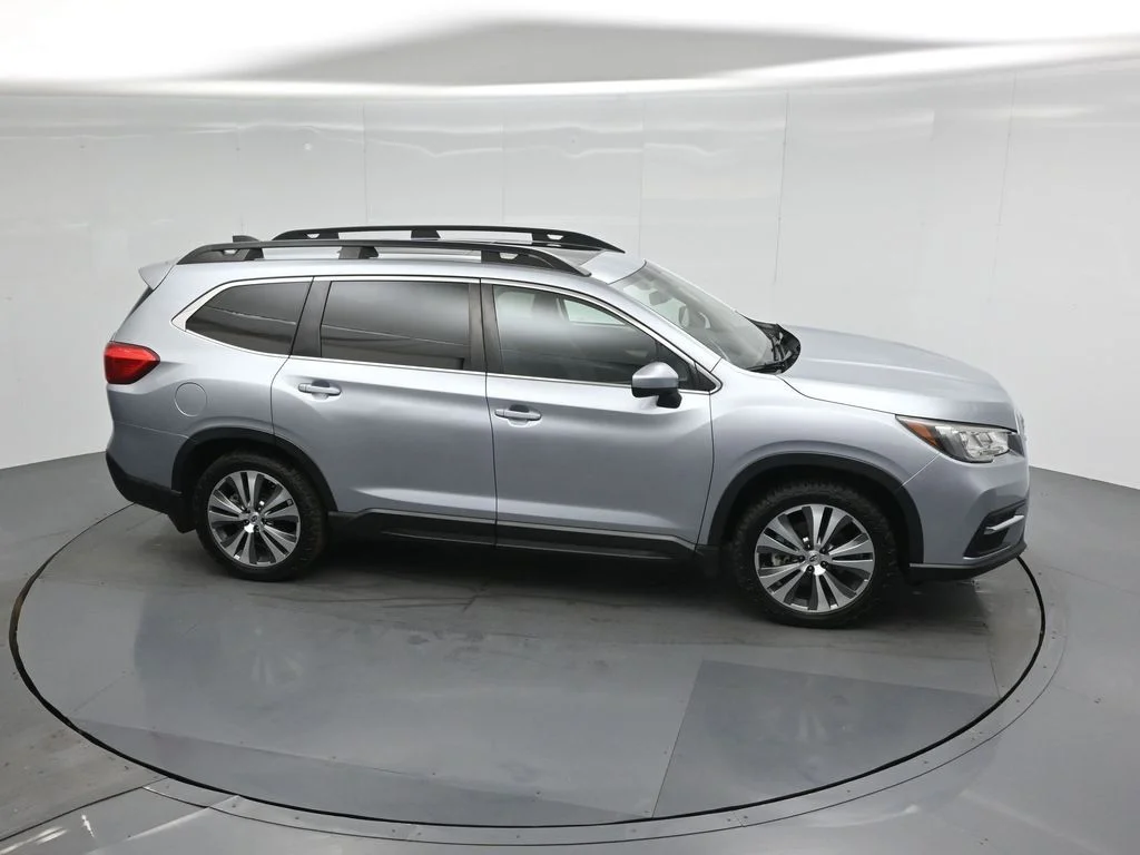 Used 2019 Silver Subaru Premium image 49