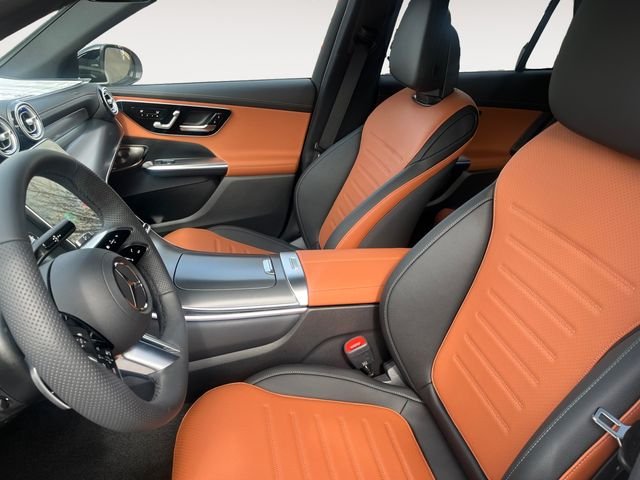 New 2026 Polar White Mercedes-Benz GLC 300 image 9