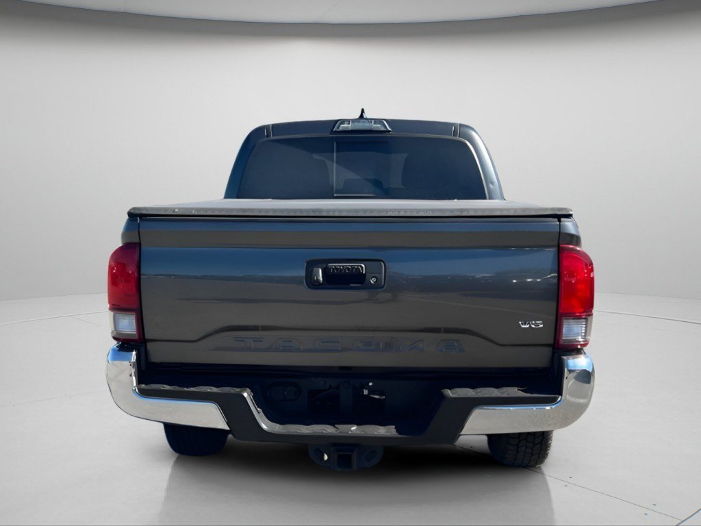 Used 2018 Magnetic Gray Metallic Toyota SR5 image 9