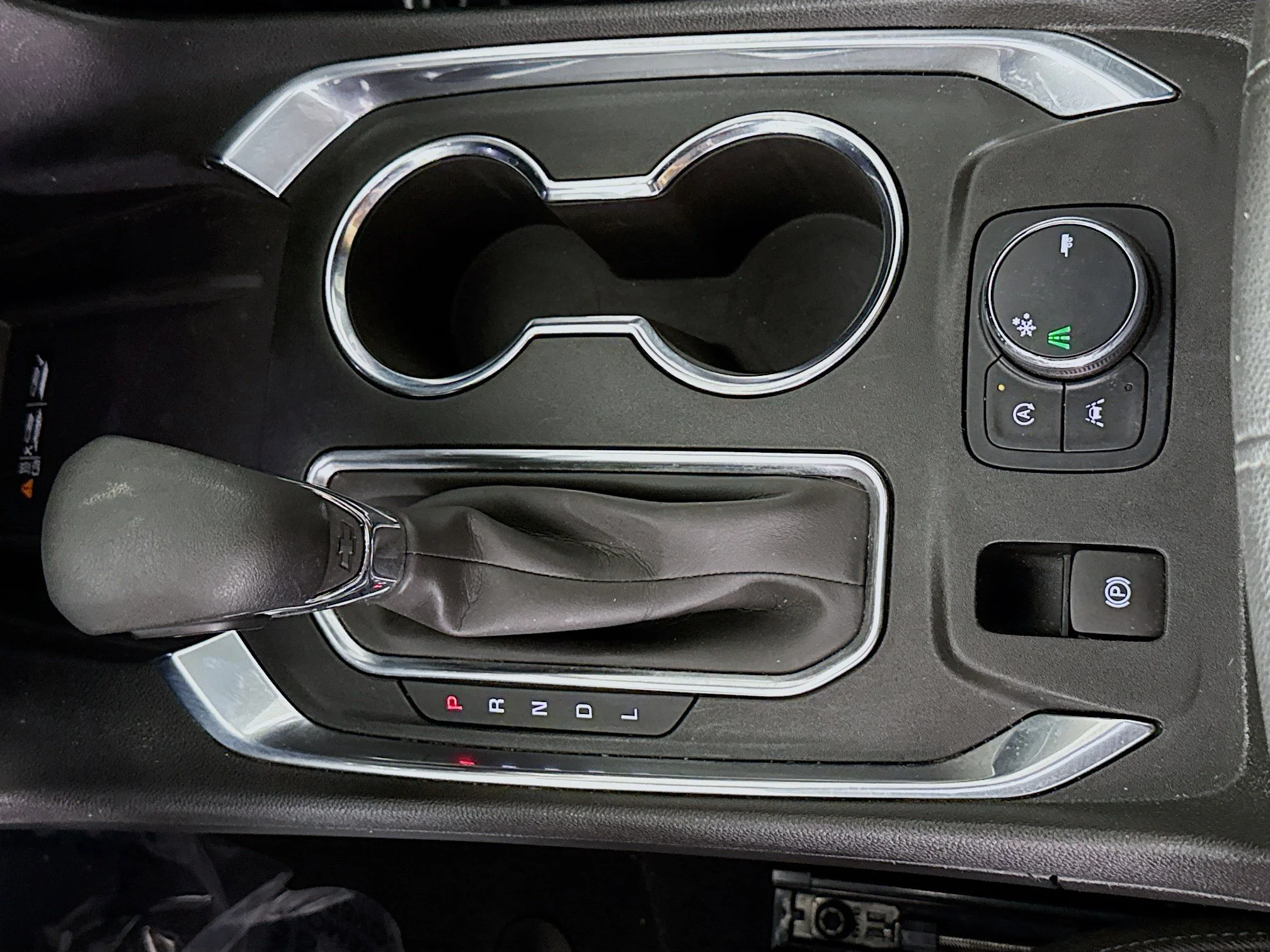 Used 2023 Sterling Gray Metallic Chevrolet LT Cloth image 16