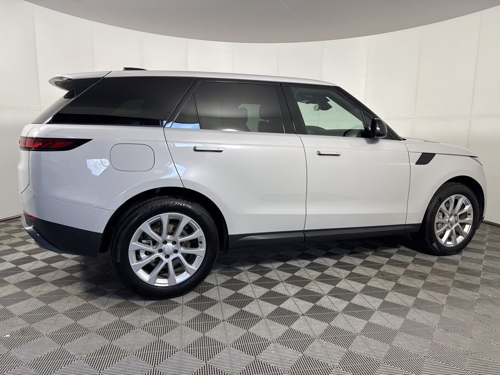 Used 2025 Borasco Grey Metallic Land Rover SE image 7