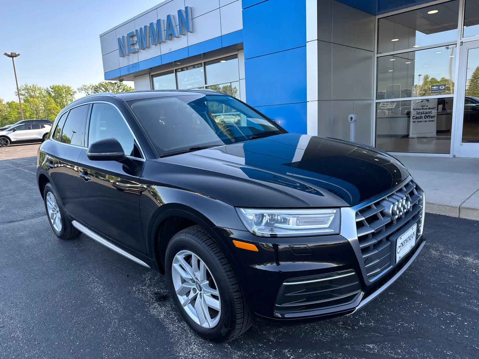 2020 Audi Q5 45 Titanium quattro S tronic Premium's photo