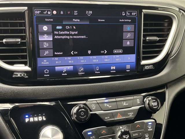 2025 Chrysler Pacifica Select - Photo 17