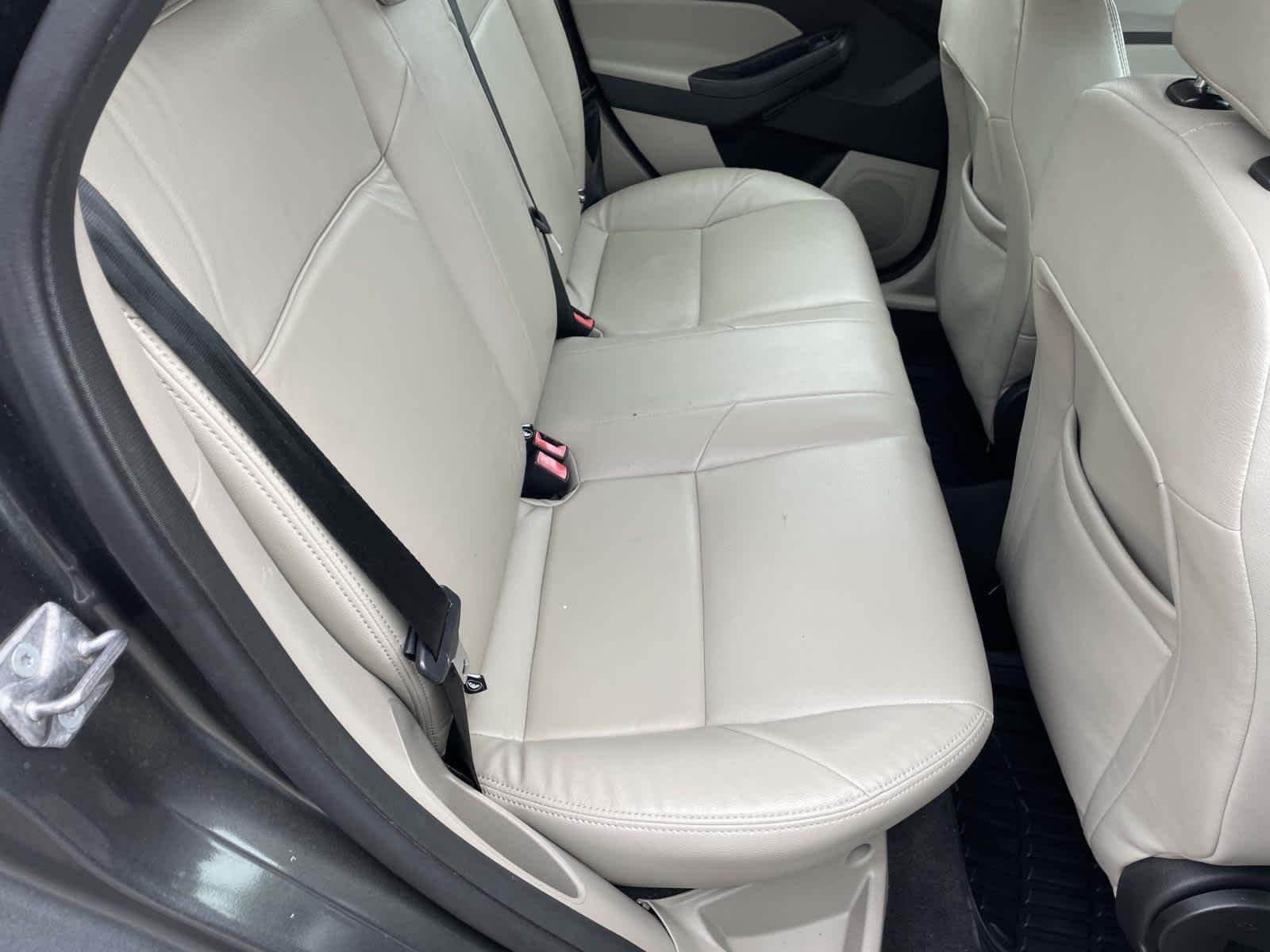 Used 2016 Magnetic Ford SE image 18