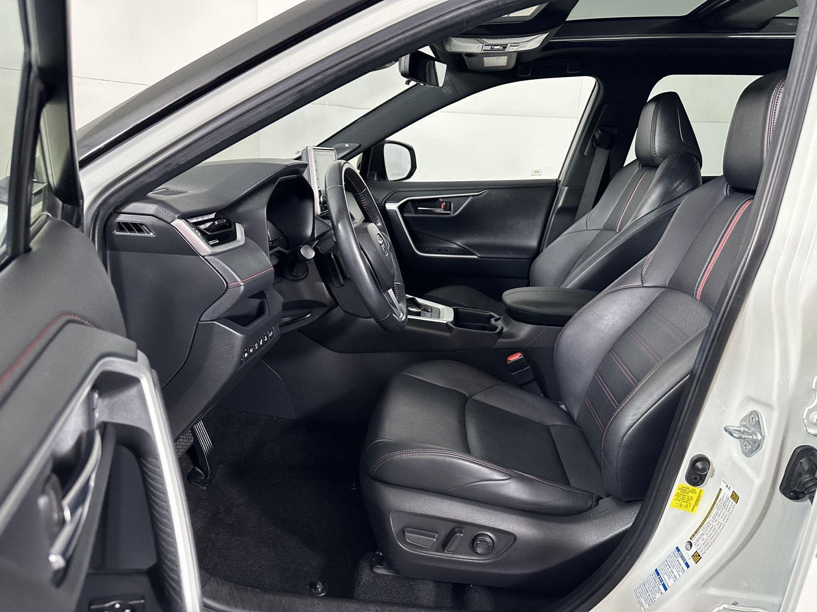 Used 2021 Blizzard Pearl w/Midnight Black Metallic Roof Toyota XSE image 13