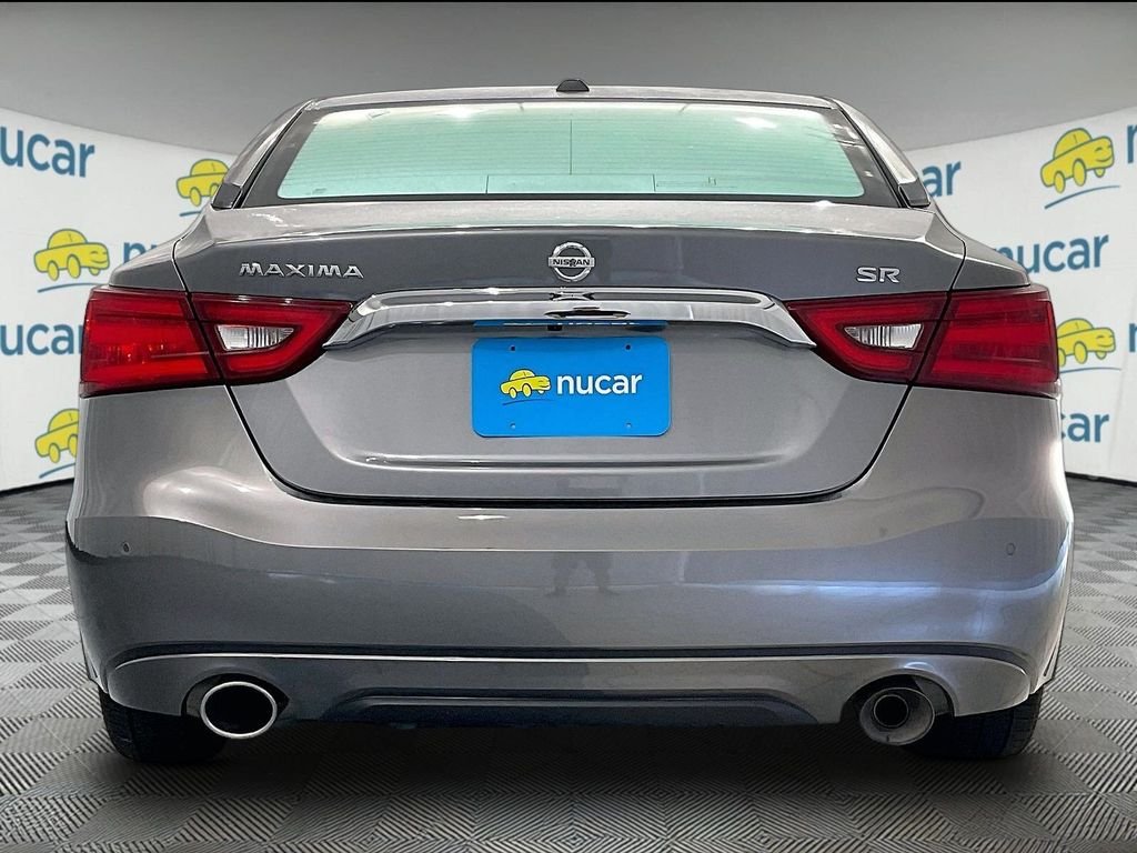 Used 2016 Gun Metallic Nissan SR image 5