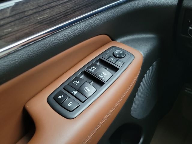 Used 2020 White Jeep Overland image 29