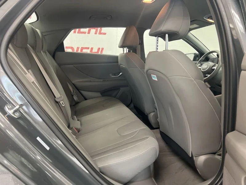Used 2025 Gray Hyundai SEL Sport image 10