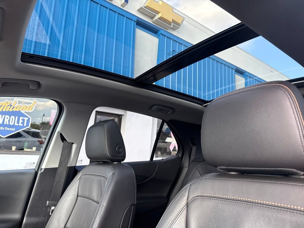 Used 2018 SUMMIT WHITE Chevrolet Premier image 36
