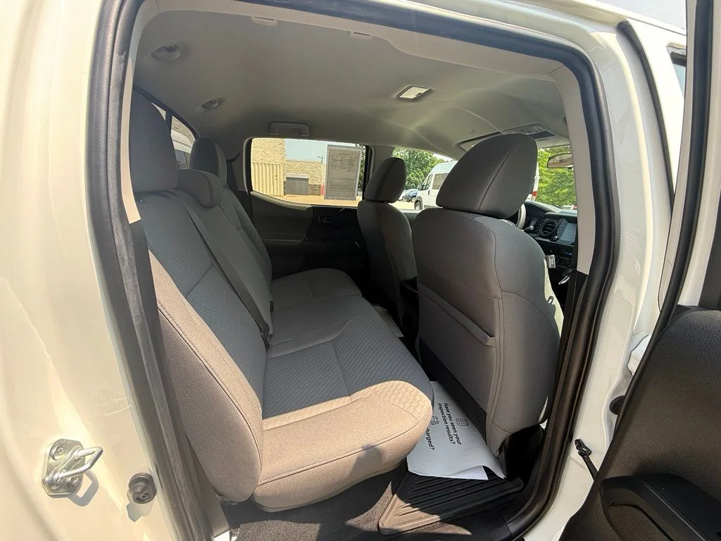 Certified Used 2022 White Toyota SR image 11