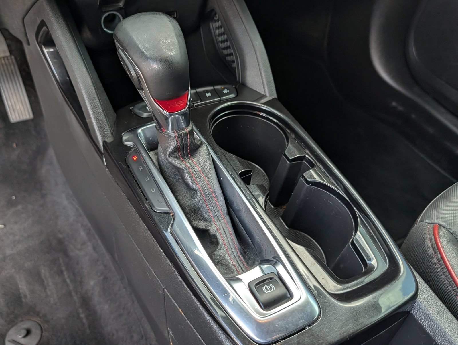 Used 2024 Mosaic Black Metallic Chevrolet RS image 18