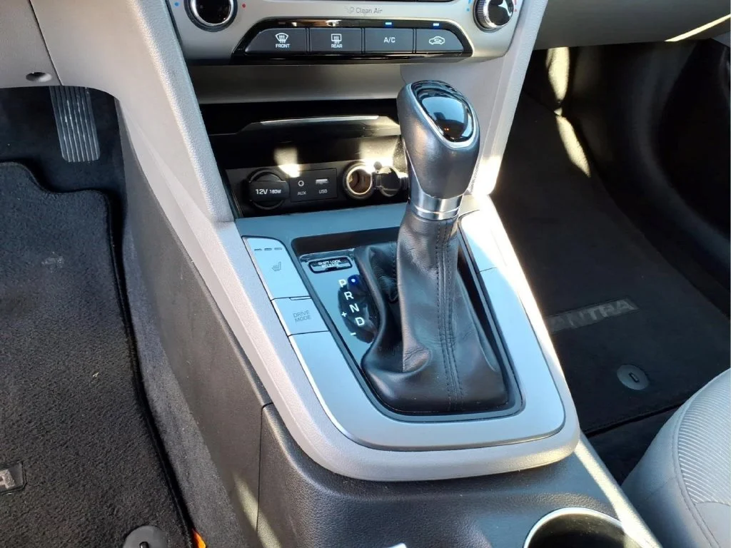 Used 2017 Gray Hyundai SE image 21