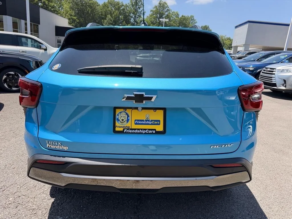 Used 2025 Blue Chevrolet ACTIV image 11