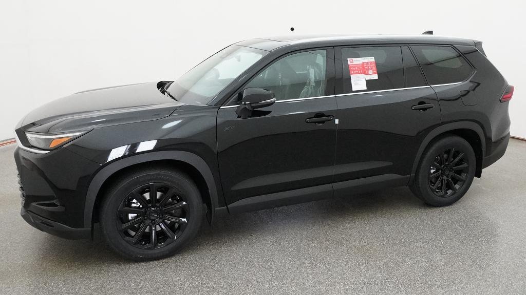 New 2026 Midnight Black Metallic Toyota XLE image 35