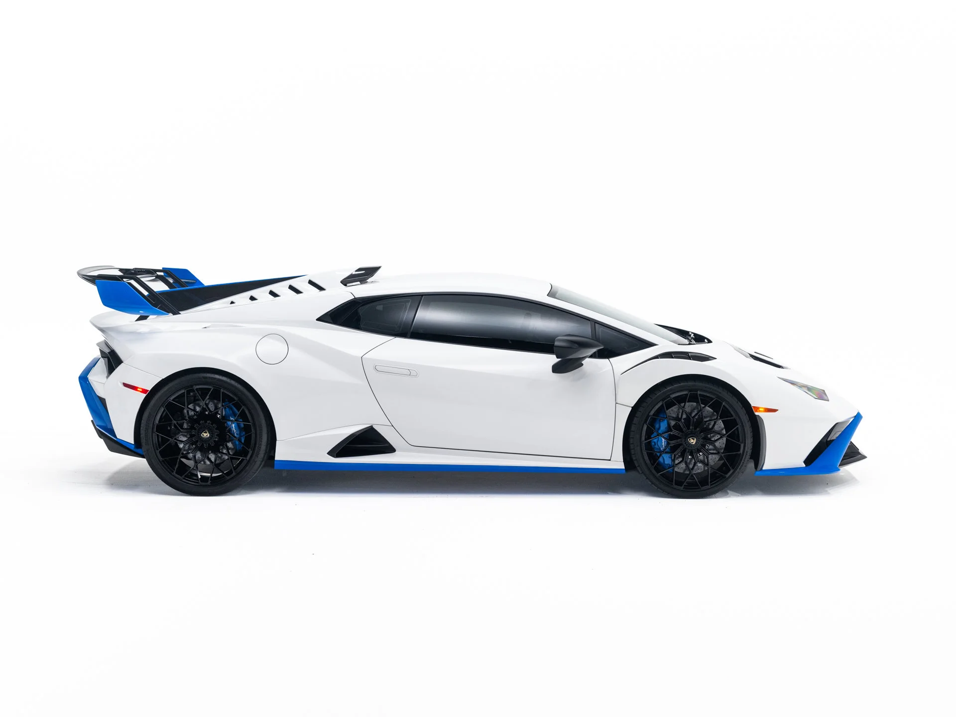 Used 2021 Bianco Asopo Metallic Lamborghini  image 7