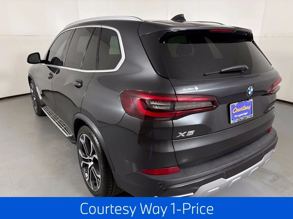 Used 2020 Gray BMW sDrive40i image 9