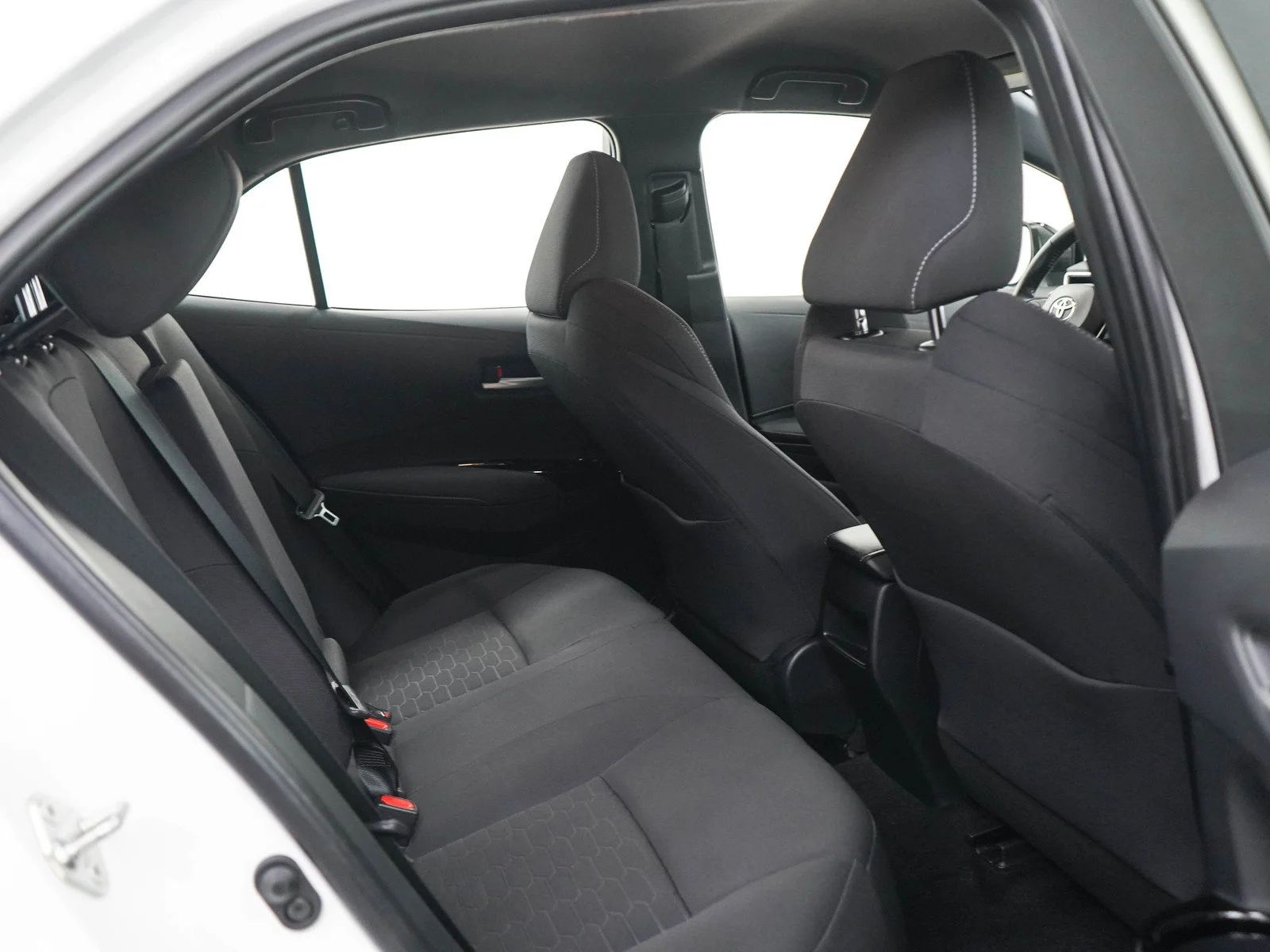 Used 2022  Toyota SE image 11
