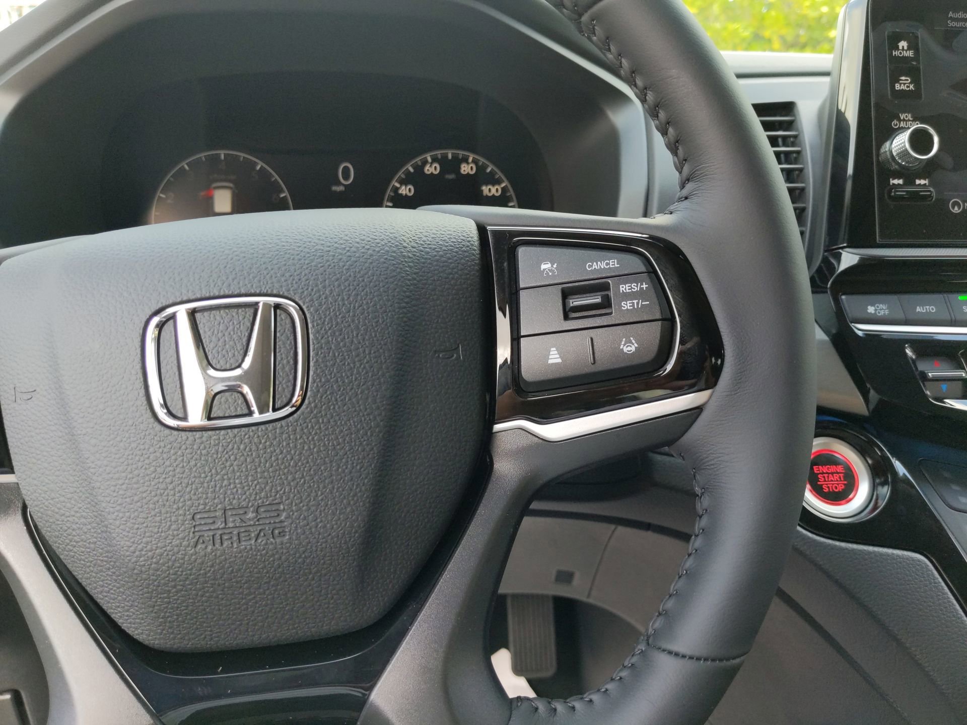 New 2026 Platinum White Pearl Honda Touring image 31