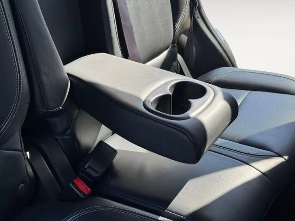 Used 2018  Mitsubishi SEL image 23