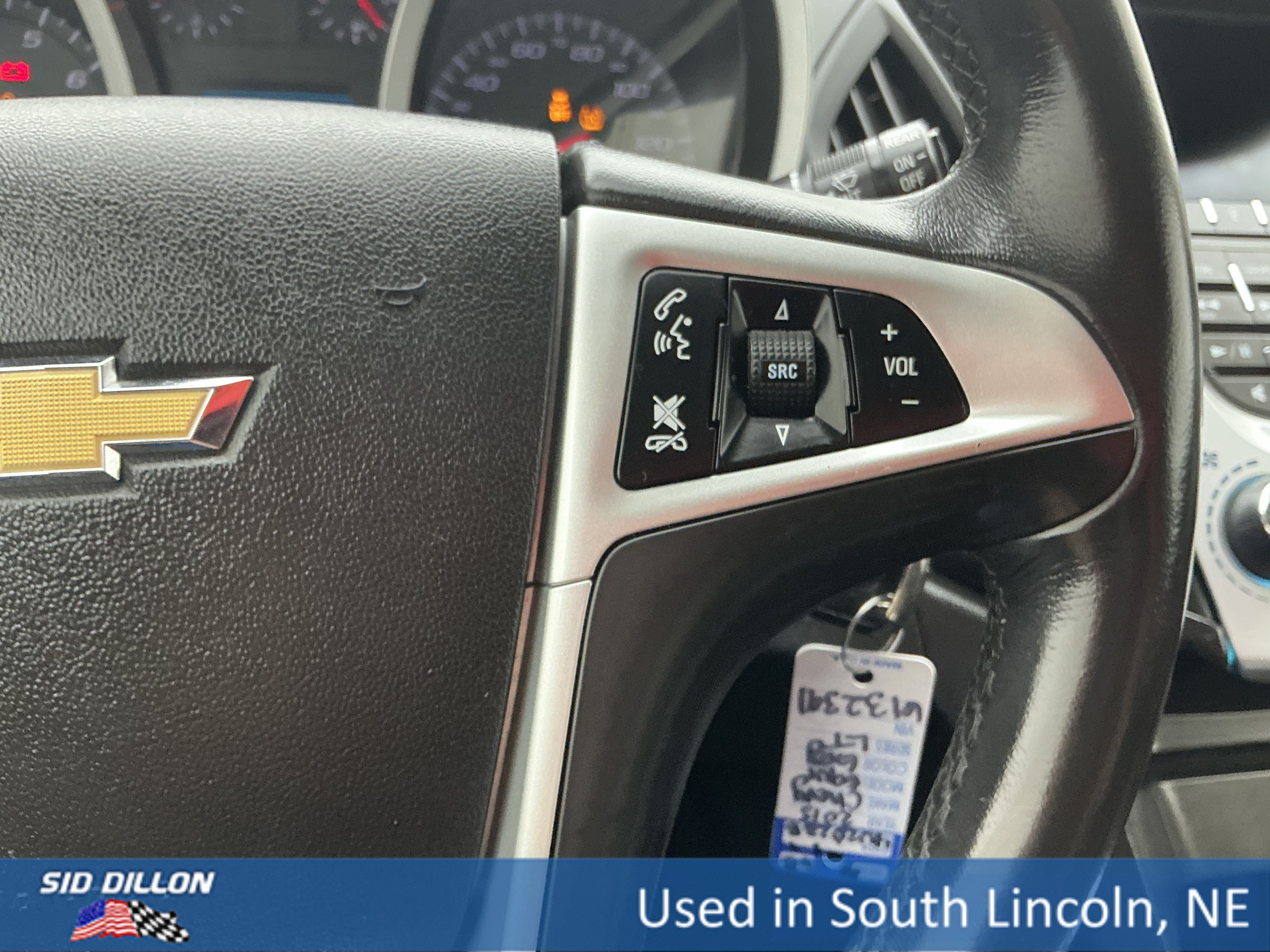 Used 2015 Silver Ice Metallic Chevrolet LT image 9