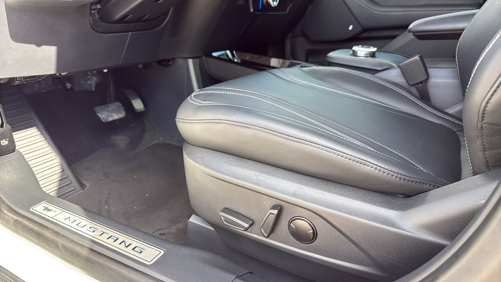 Used 2023 White Ford Premium image 10