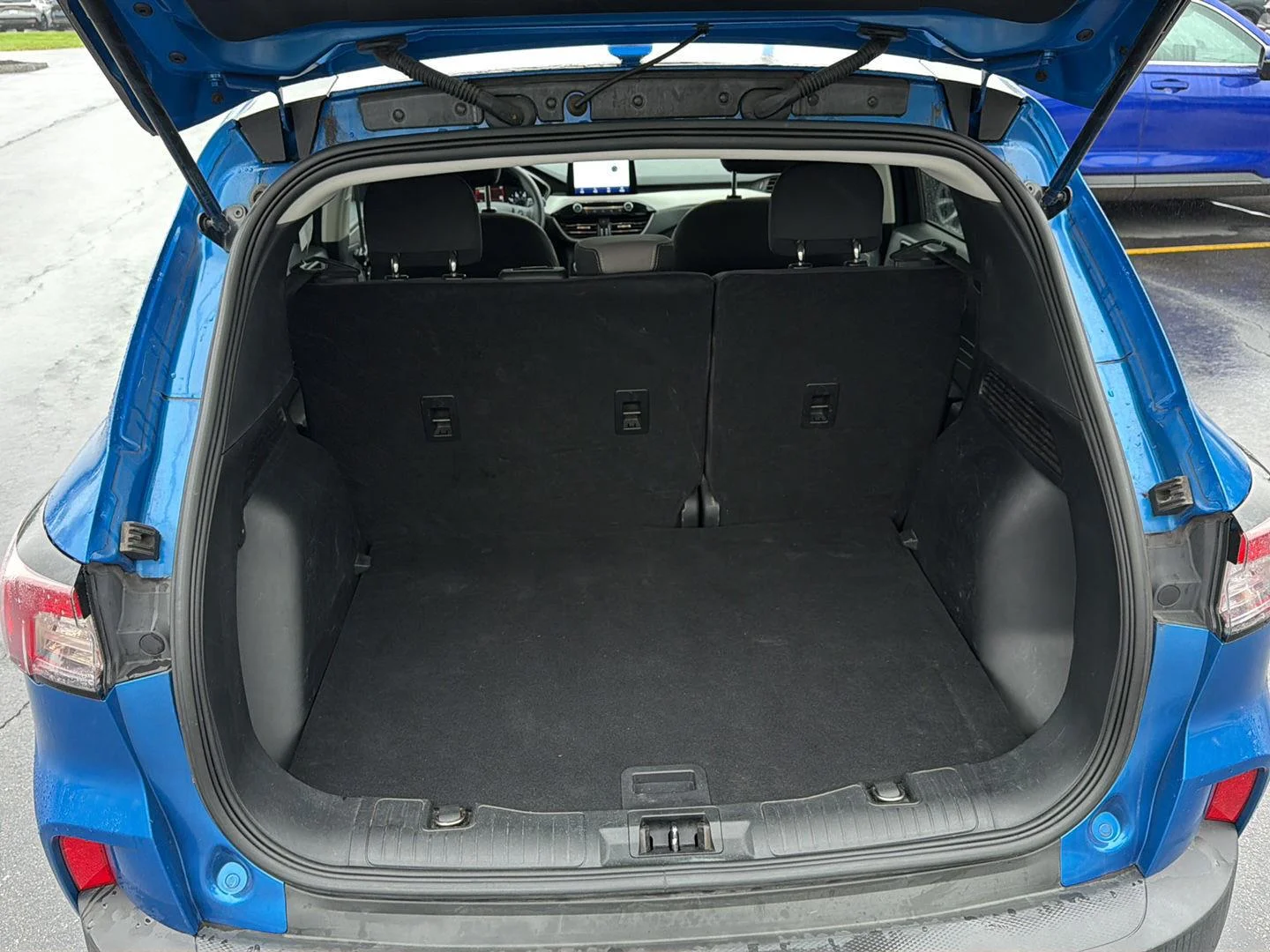 Used 2021 Velocity Blue Ford SE image 21