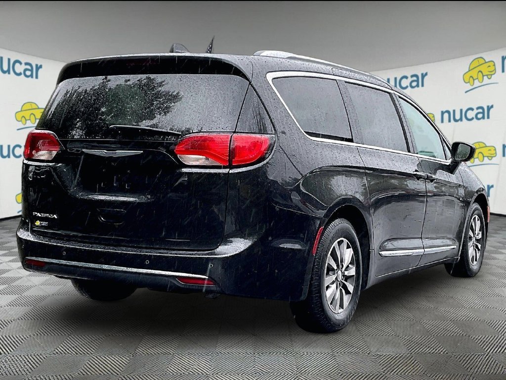 Used 2019 Black Chrysler Touring L Plus image 6