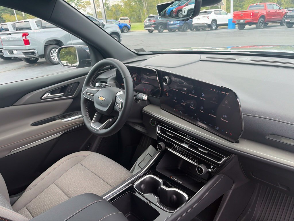 2027 Chevrolet Traverse LT - Photo 40