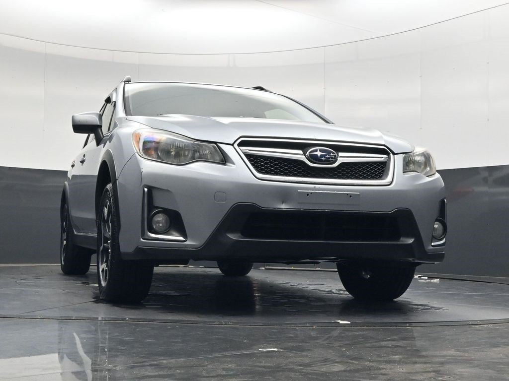 Used 2017 Ice Silver Metallic Subaru Premium image 26