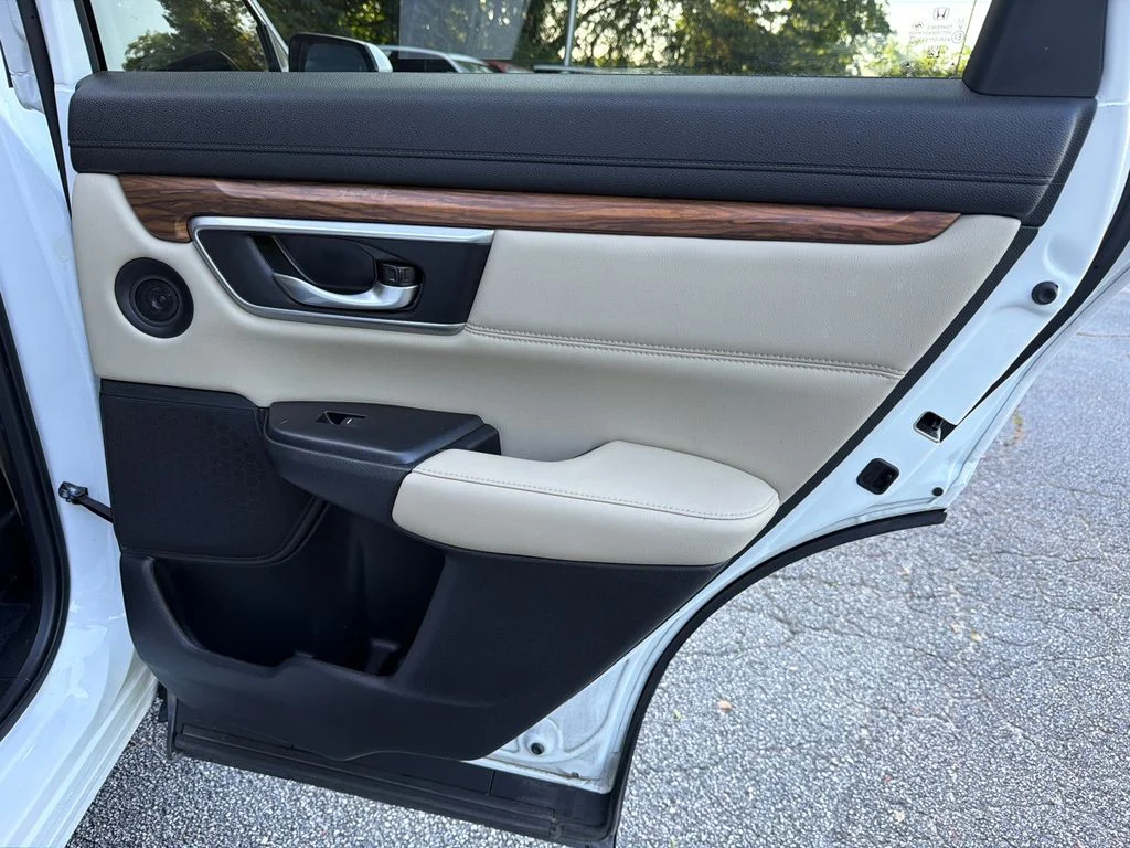 Used 2019  Honda Touring image 16