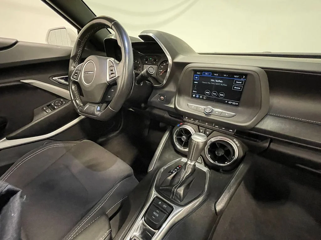 Used 2019 White Chevrolet 1LT image 60