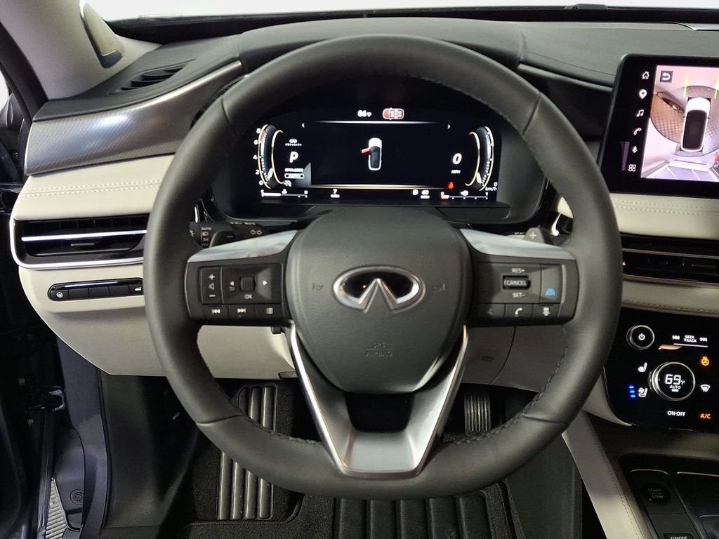 New 2027 GRAPHITE SHADOW INFINITI Luxe AWD image 19