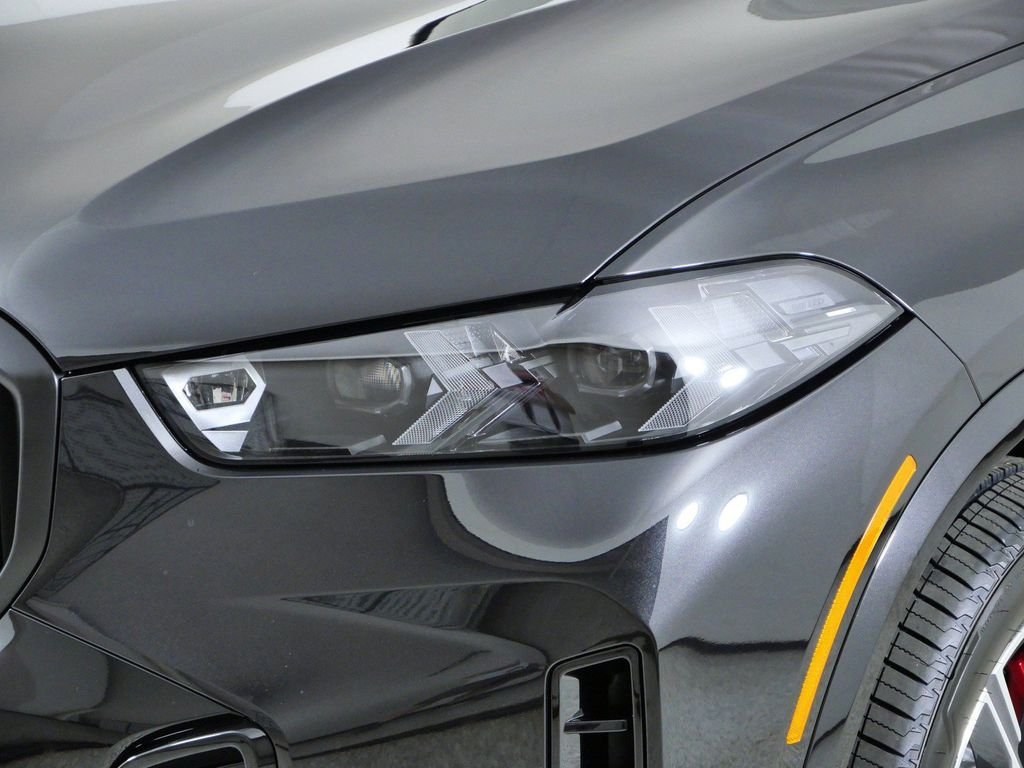 New 2026 Black Sapphire Metallic BMW xDrive40i image 3
