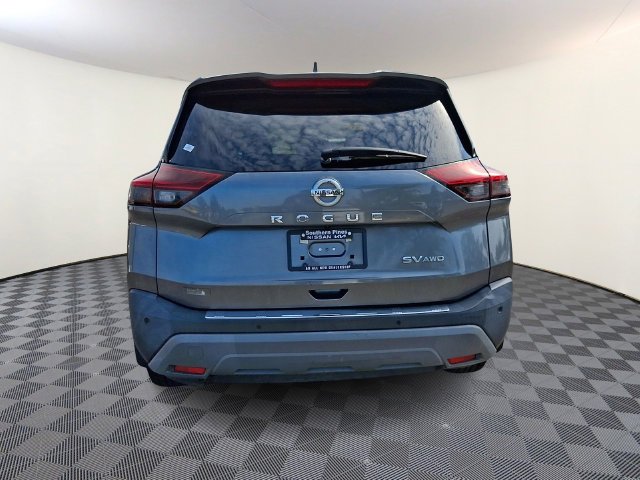 Used 2021 Gray Nissan SV image 6