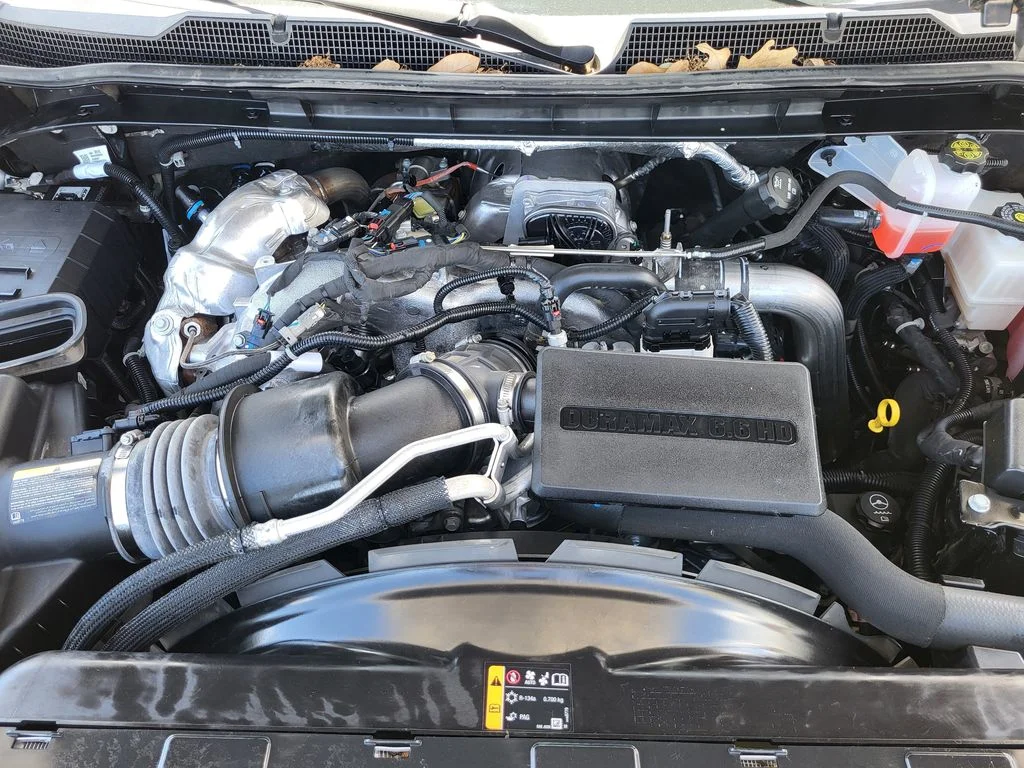 Used 2025 Summit White Chevrolet LT image 22