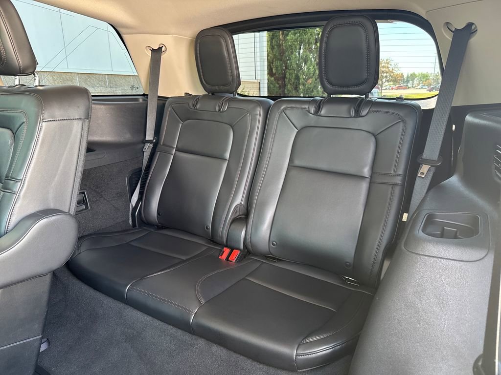 Used 2023 Black Lincoln Reserve image 35