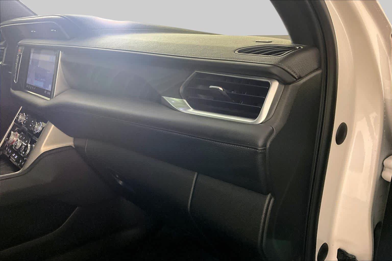 Used 2021 WHITE FROST TRICOAT GMC Denali image 18