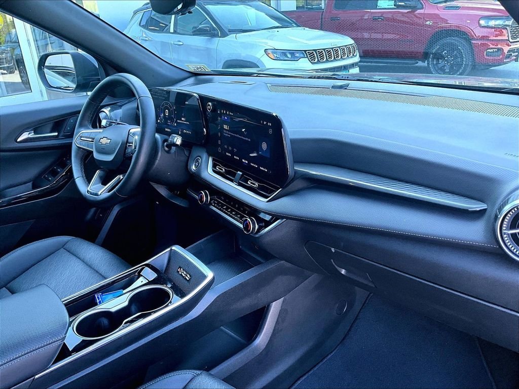 Used 2025 Black Chevrolet LT image 14