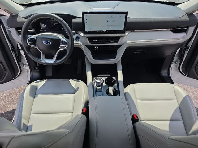 Used 2025 White Ford Active image 10