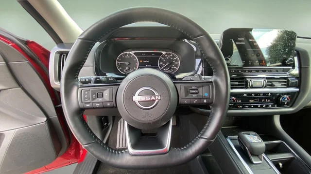 Used 2023 Scarlet Ember Tintcoat Nissan SL image 9